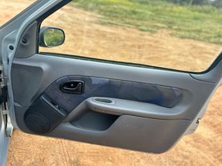Renault Clio 2002-thumb-16