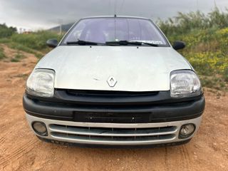 Renault Clio 2002-thumb-17