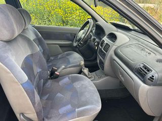 Renault Clio 2002-thumb-21
