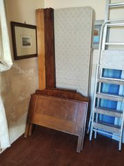 Δύο(2) κρεβάτια μονά ξύλινα, 1Χ2m, Ξύλινες τάβλες, Άριστη Κατάσταση, τιμή Ευκαιρίας.