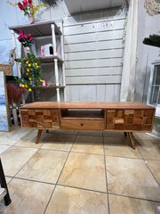 Πωλείται Ξύλινο Έπιπλο Τηλεόρασης (TV Stand) - Μοναδικό Mid-Century / Boho Σχέδιο