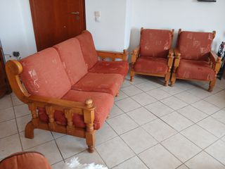 3θεσιος και 2 πολυθρόνες