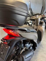 Honda SH 300i 2018 sh300i-thumb-11