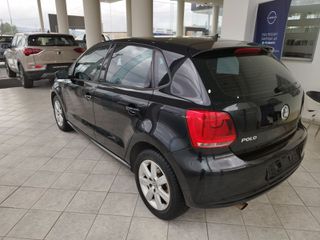 Volkswagen Polo 2010-thumb-5