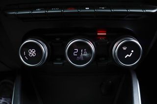 Dacia Duster 2020 1.0cc TCe 101hp Prestige  (CLIMA-NAVI-ΖΑΝΤΕΣ)-thumb-27