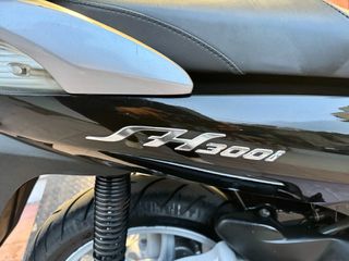 Honda SH 300i 2011 TOP BOX-thumb-7
