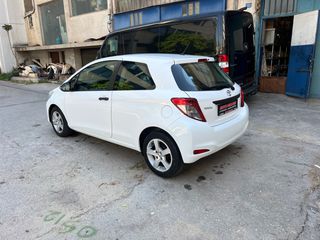 Toyota Yaris 2014-thumb-2