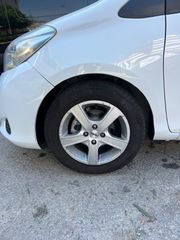 Toyota Yaris 2014-thumb-7