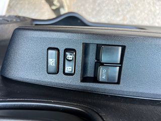 Toyota Yaris 2014-thumb-9
