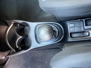 Toyota Yaris 2014-thumb-13