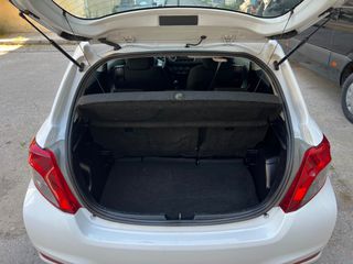 Toyota Yaris 2014-thumb-17