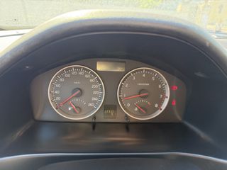 Volvo V50 2004-thumb-5