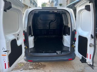 Ford Transit Courier 2018-thumb-7