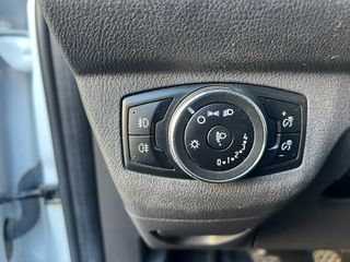 Ford Transit Courier 2018-thumb-13