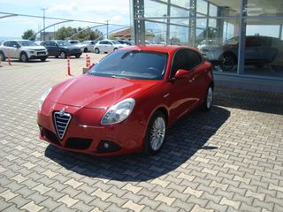 Alfa Romeo Giulietta 2012-thumb-2