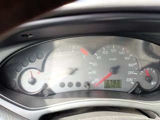 Ford Focus 2003-thumb-7