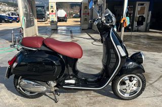 Vespa GTV Via Montenapoleone SE 2011