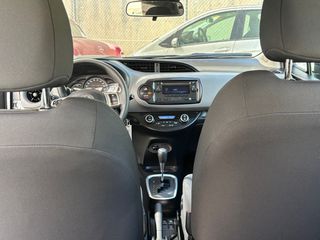 Toyota Yaris 2020-thumb-6