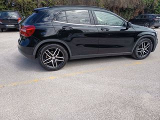 Mercedes-Benz GLA 200 2015 AUTOMATIC-thumb-13