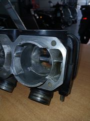 TZR 350 ΚΥΛΙΝΔΡΟΣ ΠΙΣΤΟΝΙΑ ΣΕ ΑΡΙΣΤΗ ΚΑΤΑΣΤΑΣΗ ΜΑΖΙ ΜΕ ΕΛΑΤΗΡΙΑ ΠΙΣΤΟΝΙΑ ΚΑΙ ΠΥΡΟΥΣ.ΜΕ ΦΤΙΑΧΜΕΝΕΣ ΘΥΡΙΔΕΣ ΑΠΟ ΤΟΝ ΚΩΣΤΑ ΠΑΠΑΓΕΩΡΓΙΟΥ-thumb-1