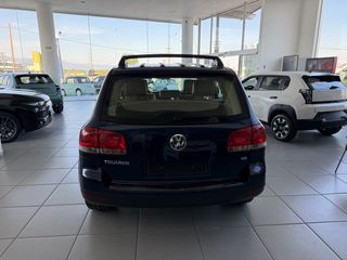 Volkswagen Touareg 2004-thumb-8