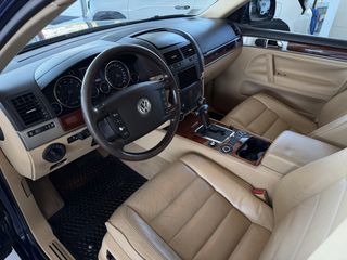Volkswagen Touareg 2004-thumb-13