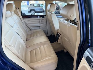 Volkswagen Touareg 2004-thumb-18
