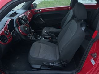 Volkswagen Beetle 2012-thumb-18