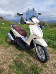 Piaggio Beverly 300 2016-thumb-1