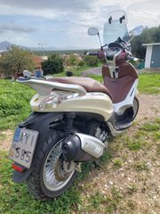 Piaggio Beverly 300 2016-thumb-5