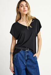 Funky Buddha Γυναικείο T-shirt με V Λαιμόκοψη - The Basics Collection FBL013-111-04