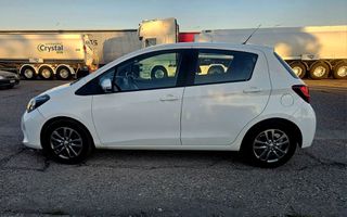 Toyota Yaris 2015-thumb-2