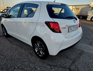 Toyota Yaris 2015-thumb-4