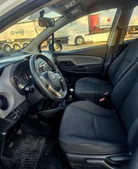 Toyota Yaris 2015-thumb-8