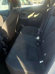Toyota Yaris 2015-thumb-13