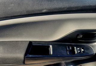 Toyota Yaris 2015-thumb-14