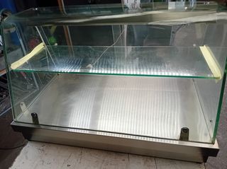Θερμωθάλαμος βιτρίνα επιτραπέζια  με ράφι στην μέση,με φωτισμό  και συρόμενες πόρτες. Διαστάσεις 80χ50χ55. ( Έτοιμοπαραδοτο )