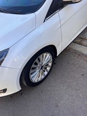 Ford Focus 2017 FOCUS-thumb-16