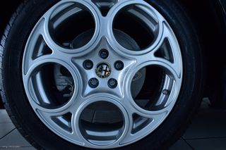 Alfa Romeo Spider 1996 2.0 JTS 16V (916) T. Spark Pinifarina LM 17'-thumb-32