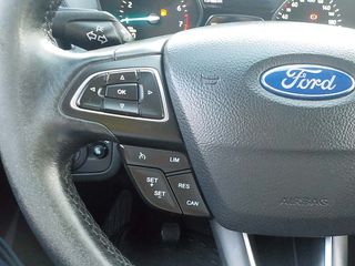 Ford Kuga 2017 BUSINESS-thumb-17
