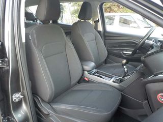 Ford Kuga 2017 BUSINESS-thumb-8