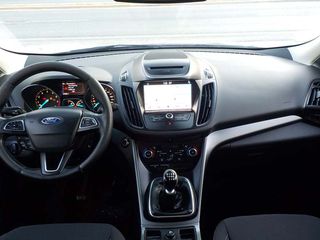 Ford Kuga 2017 BUSINESS-thumb-11