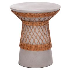 ΒΟΗΘΗΤΙΚΟ ΤΡΑΠΕΖΙ ΣΤΡΟΓΓΥΛΟ DELIA HM18167.03 FIBER CEMENT ΓΚΡΙ & RATTAN Φ40x45Υεκ