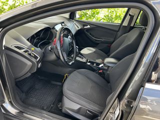 Ford Focus 2015 Titanium-thumb-4