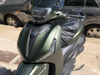Piaggio Beverly 300 2024-thumb-2