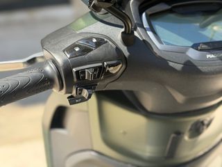 Piaggio Beverly 300 2024-thumb-6