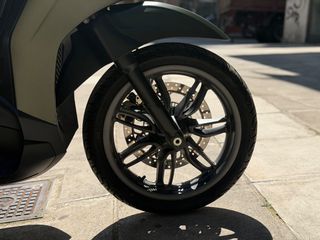 Piaggio Beverly 300 2024-thumb-12