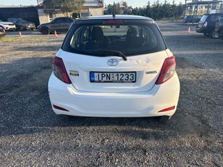 Toyota Yaris 2014-thumb-2