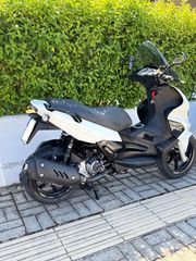 Gilera Runner 125 ST 2010 RUNNER 125 ST GILERA