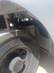 Nissan 2005 YL02A25 2005-thumb-17